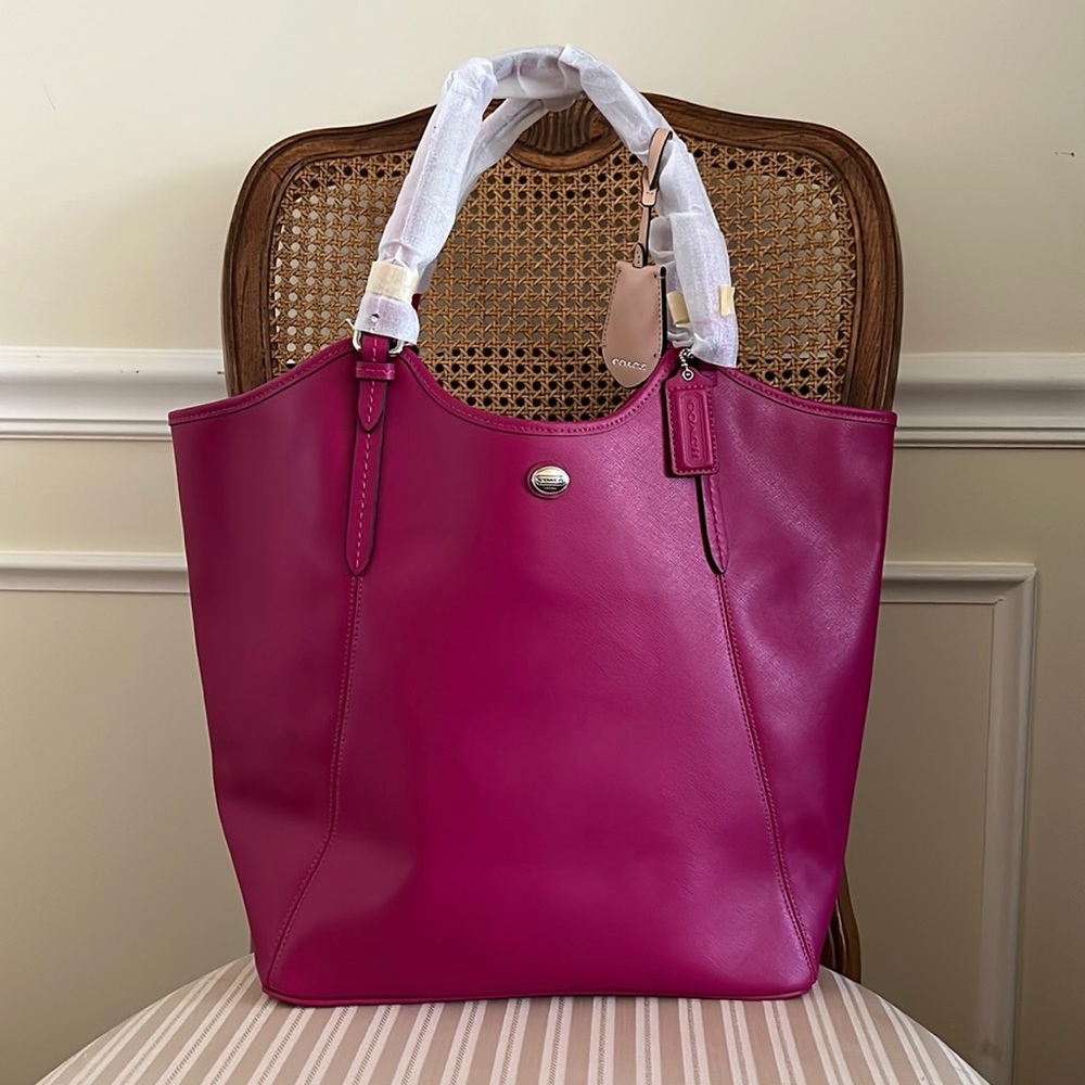 Coach Peyton Light Tote. Leather. Large.